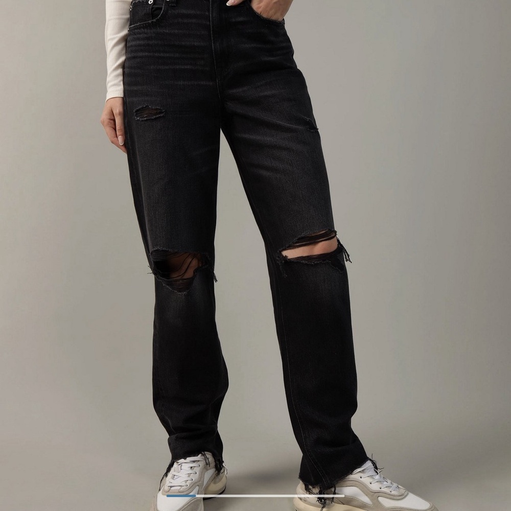 AMERICAN EAGLE Strigid Super High Waisted Baggy Straight Jean